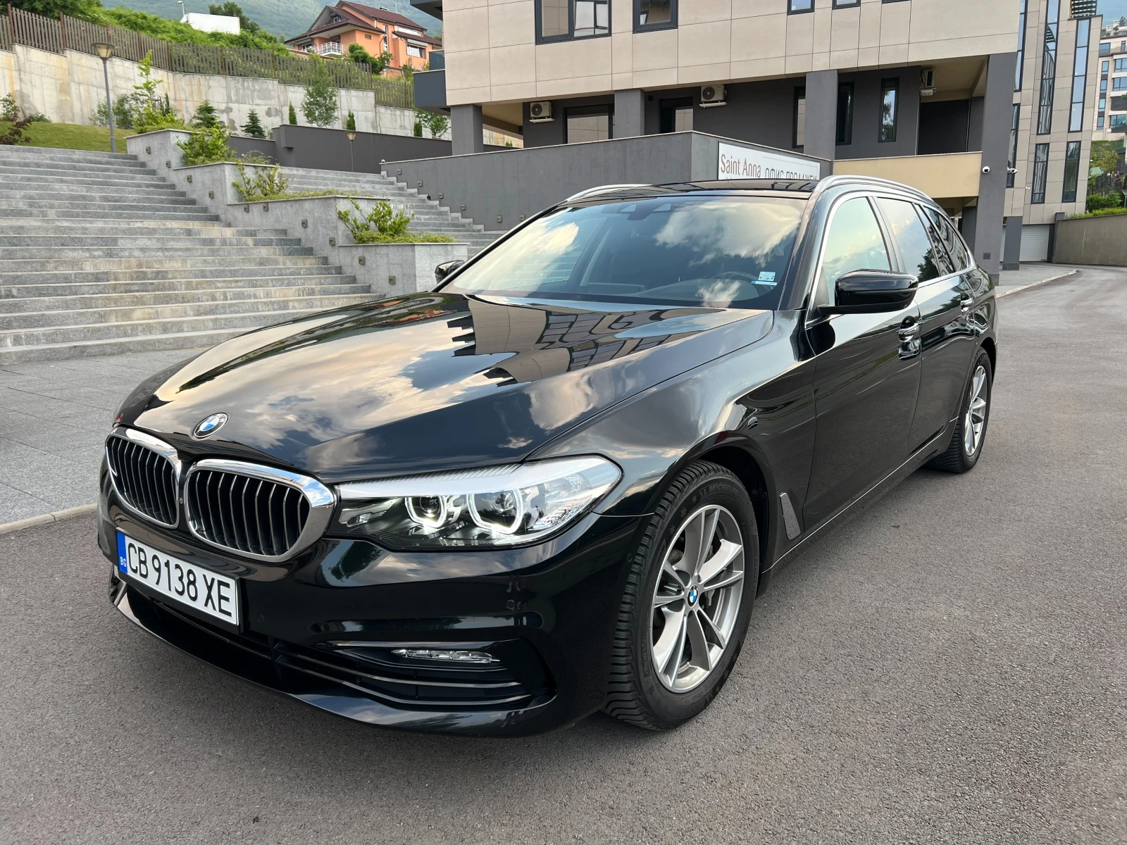 BMW 530 x-Drive* Head-up* 360 Cam* Adaptive, снимка 3 - Автомобили и джипове - 54117654