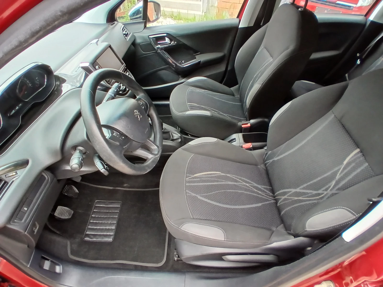 Peugeot 208 1.4/67к./ Перфектно състояние! - изображение 7
