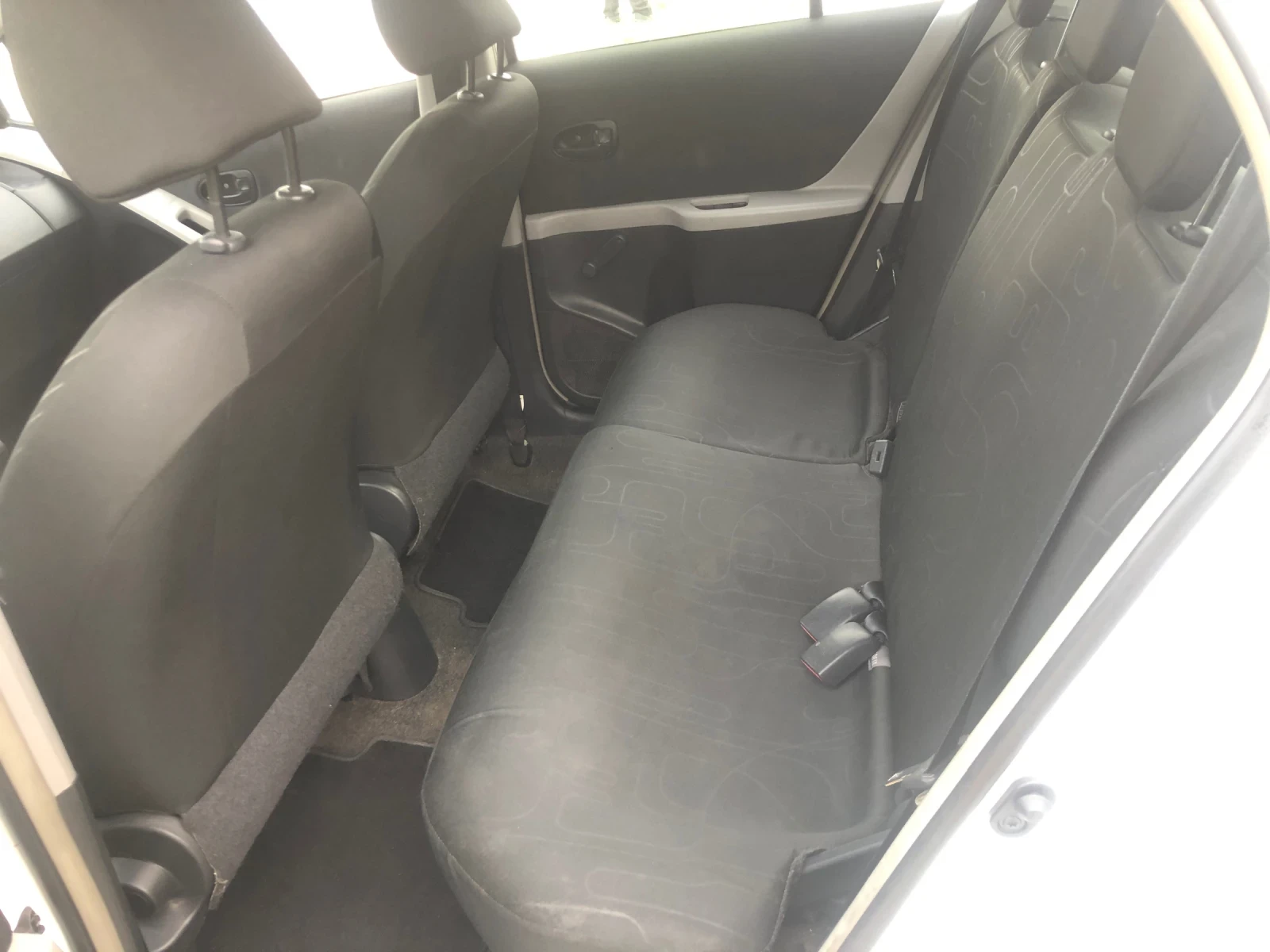 Toyota Yaris  - изображение 7