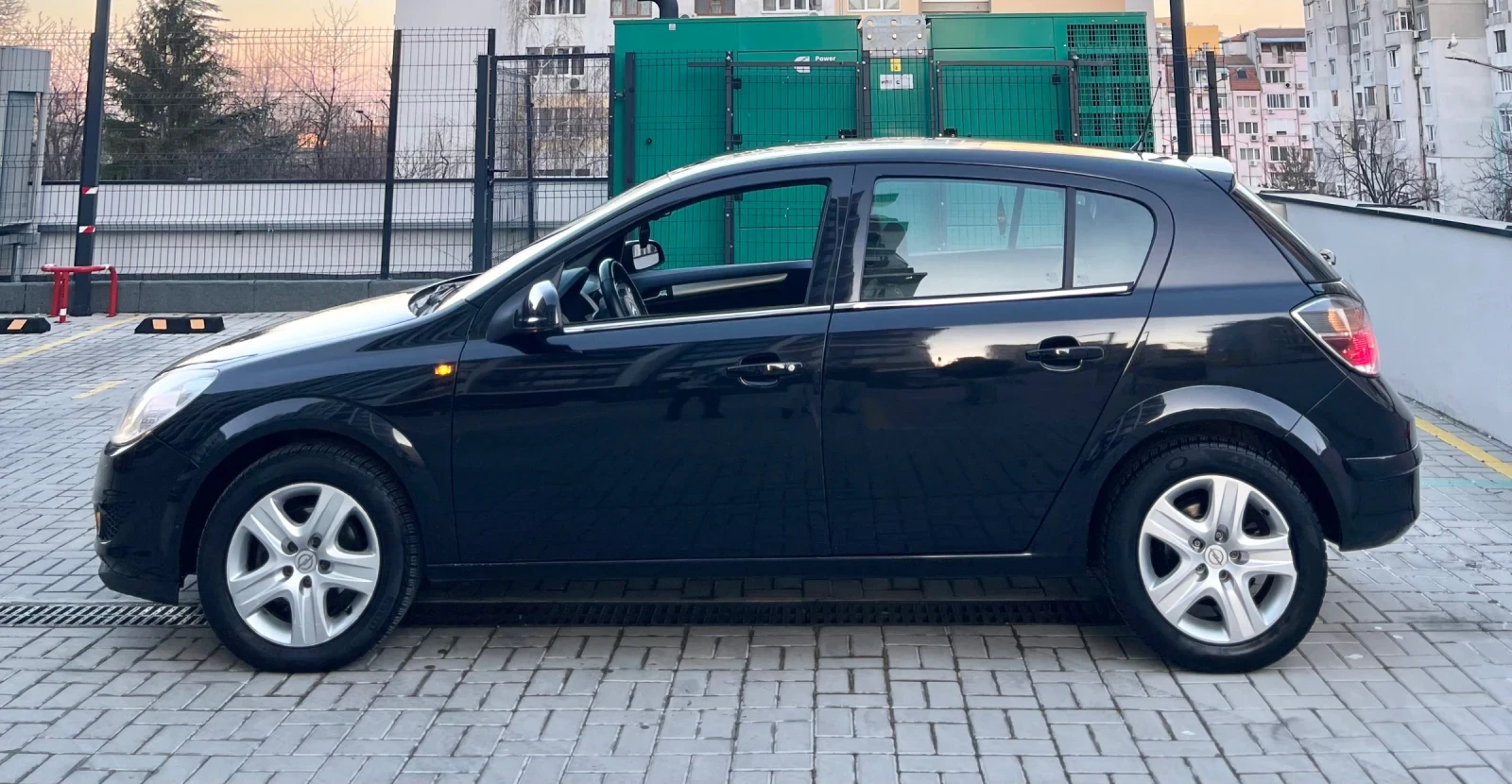 Opel Astra 1.7D 2010г Фейслифт - изображение 4