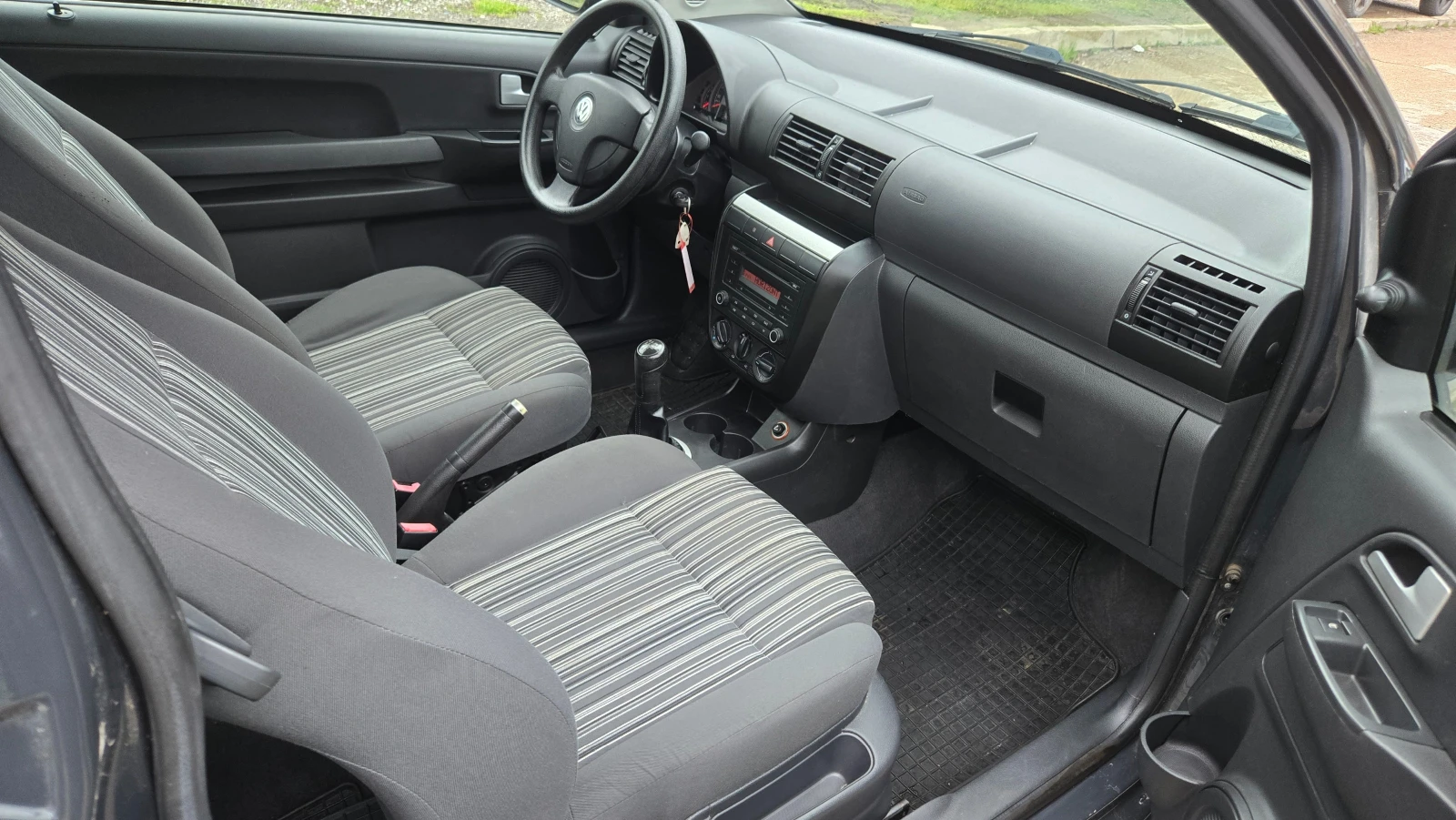 VW Fox 131000km, снимка 9 - Автомобили и джипове - 54012762