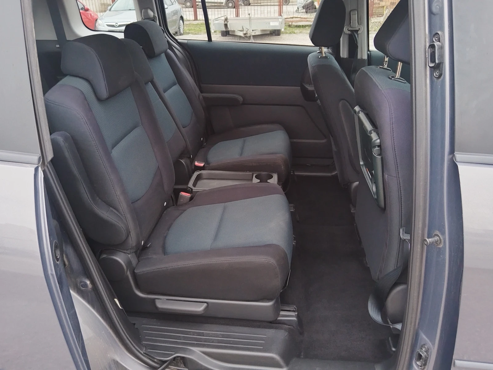 Mazda 5 1.8i , снимка 16 - Автомобили и джипове - 54059169