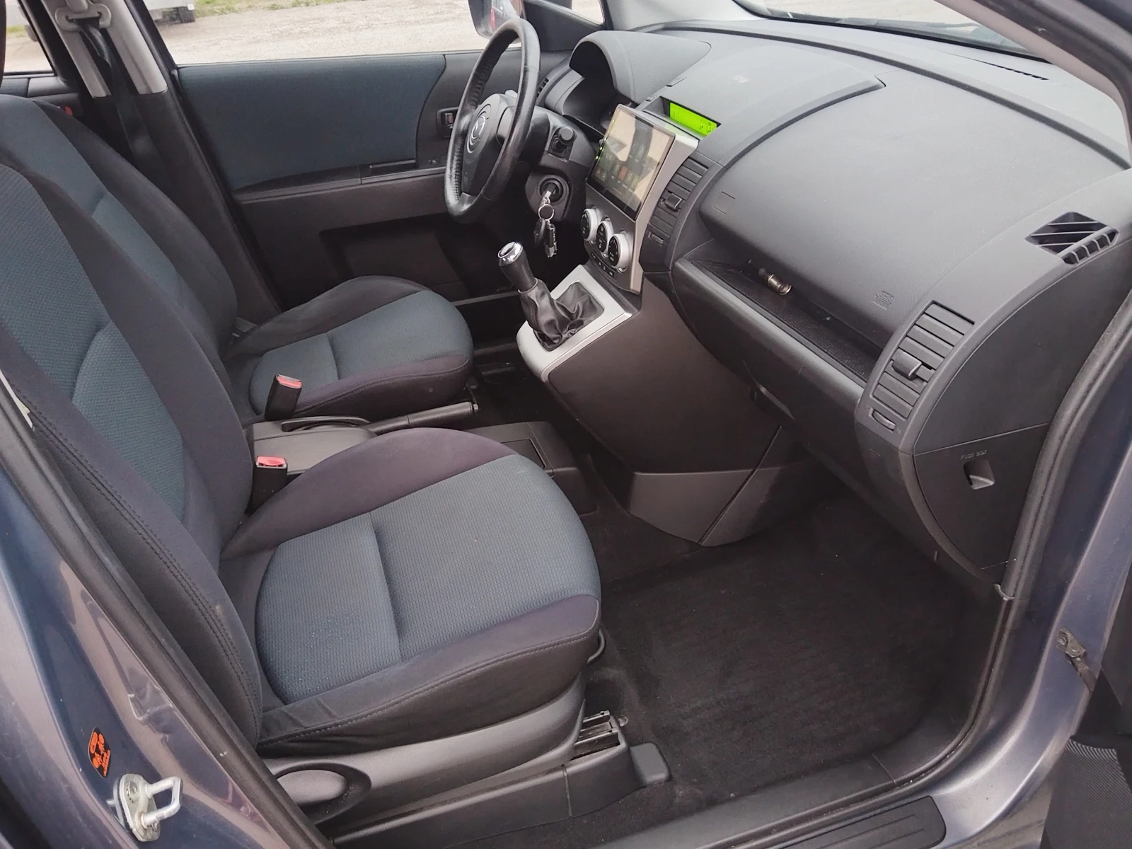 Mazda 5 1.8i , снимка 11 - Автомобили и джипове - 54059169