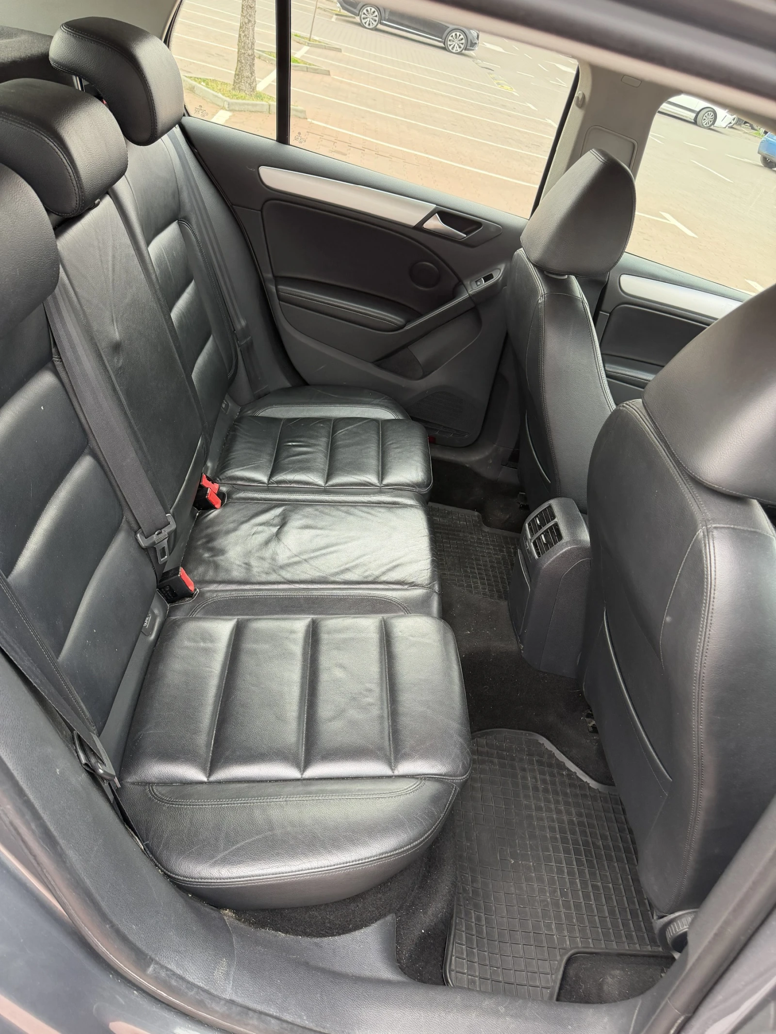 VW Golf 6 Highline, 2.0 TDI, 110 к.с., снимка 9 - Автомобили и джипове - 54208462