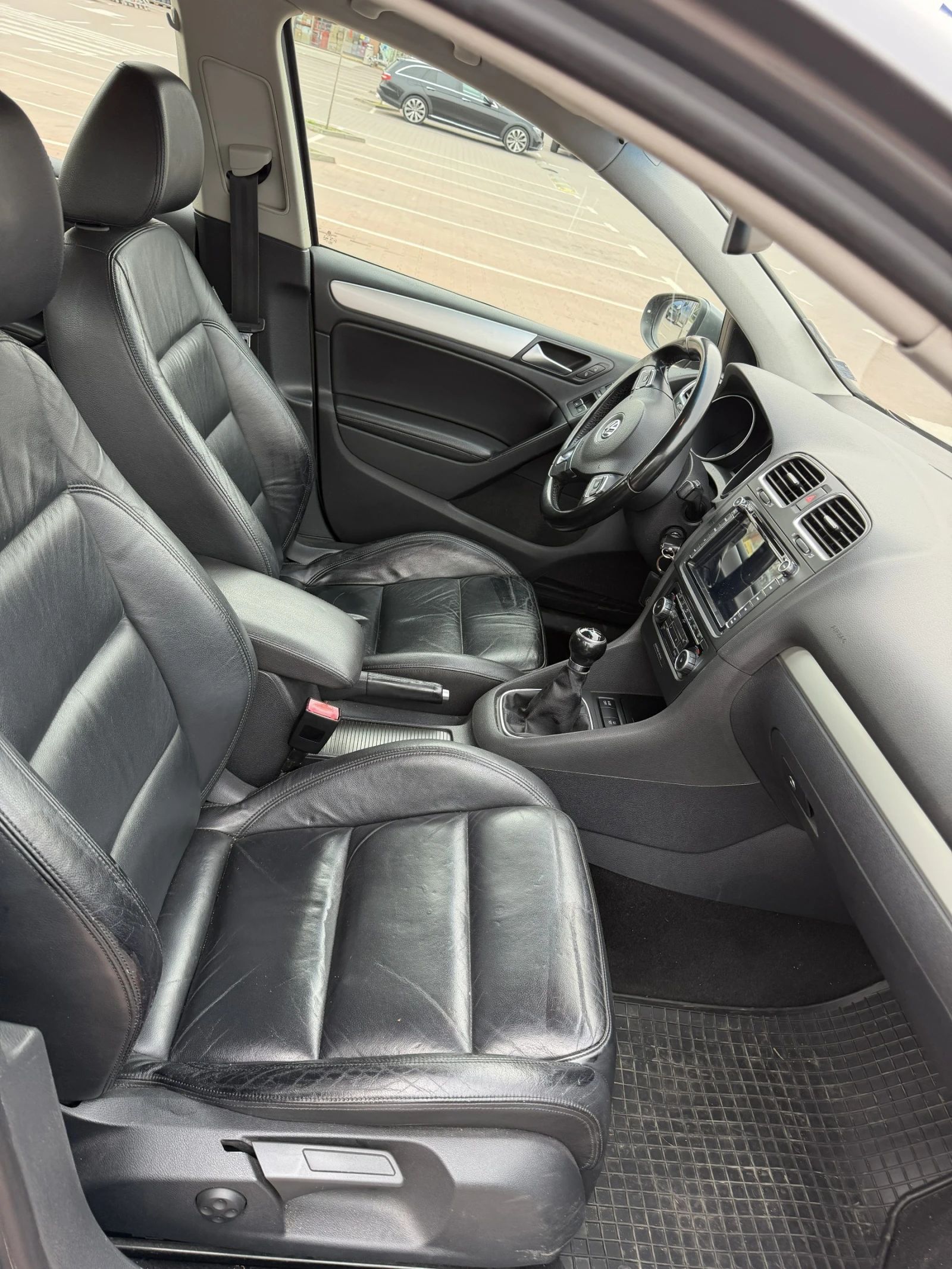 VW Golf 6 Highline, 2.0 TDI, 110 к.с., снимка 8 - Автомобили и джипове - 54208462