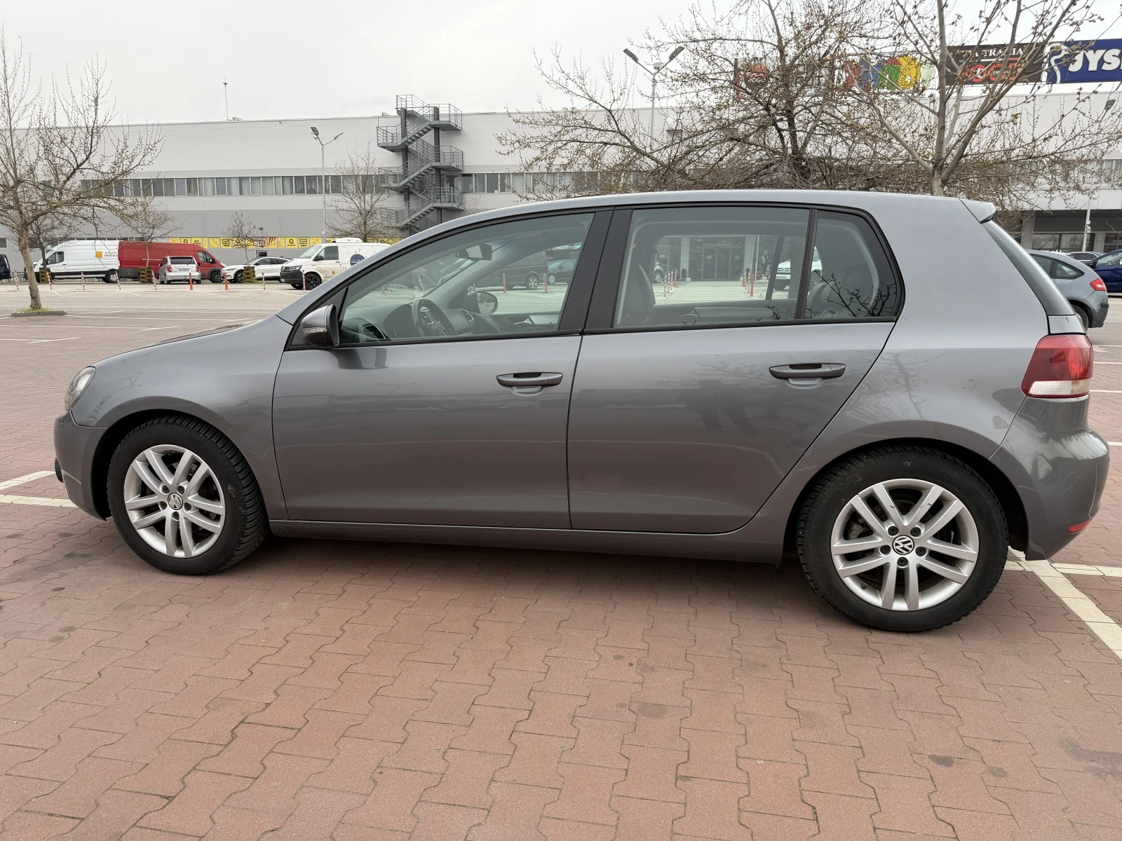VW Golf 6 Highline, 2.0 TDI, 110 к.с., снимка 5 - Автомобили и джипове - 54208462