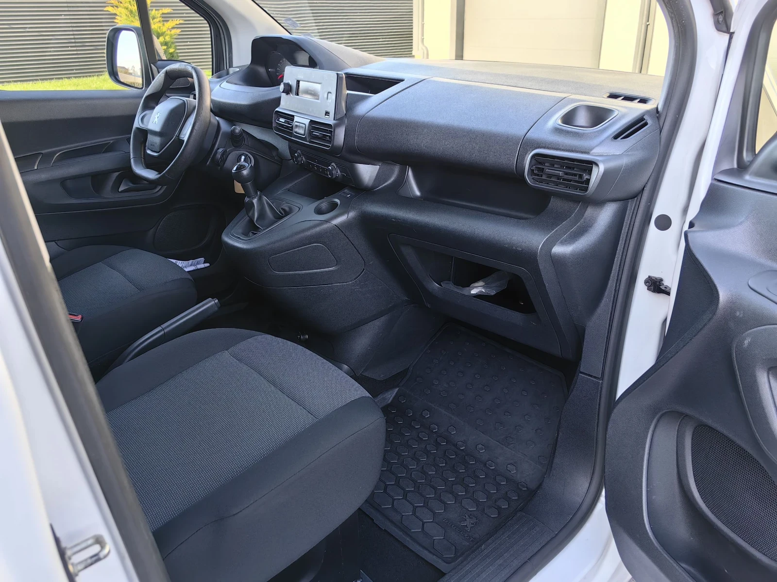 Peugeot Partner 1.5 HDI* EURO 6* N1, снимка 9 - Автомобили и джипове - 54221630