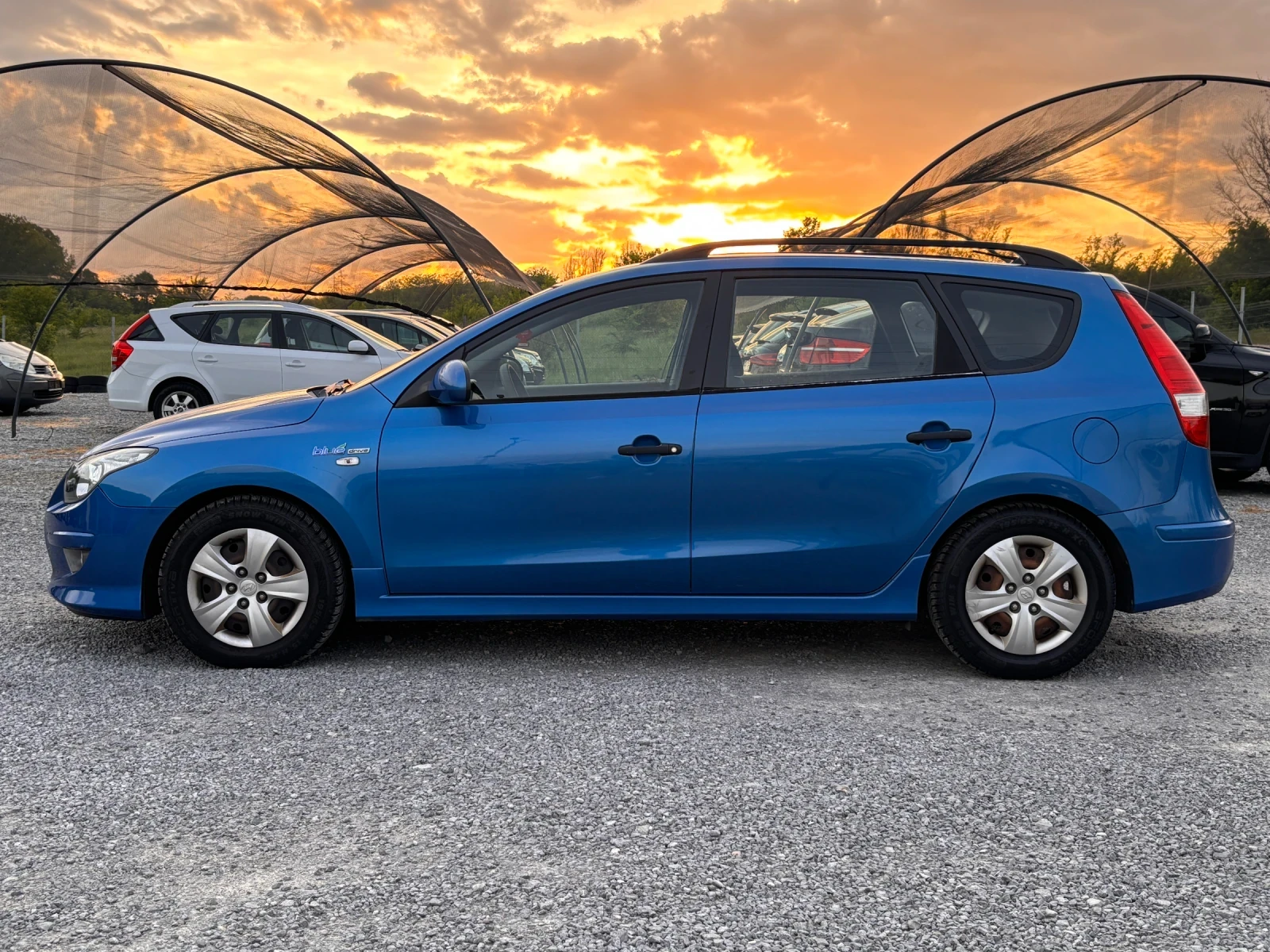 Hyundai I30 CW  1.6 CRDI 90ps, снимка 3 - Автомобили и джипове - 54445838