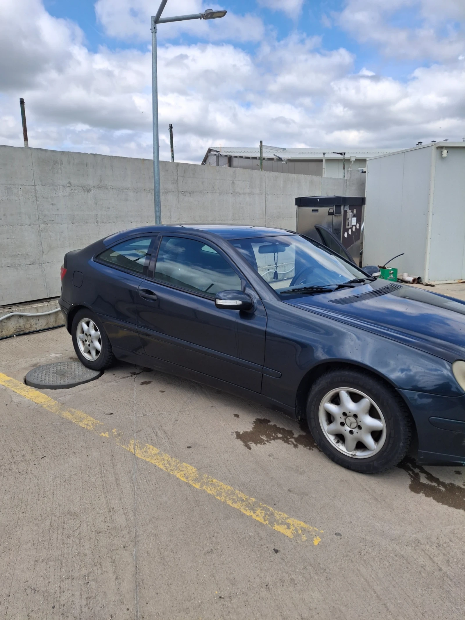 Mercedes-Benz 220, снимка 2 - Автомобили и джипове - 54651916