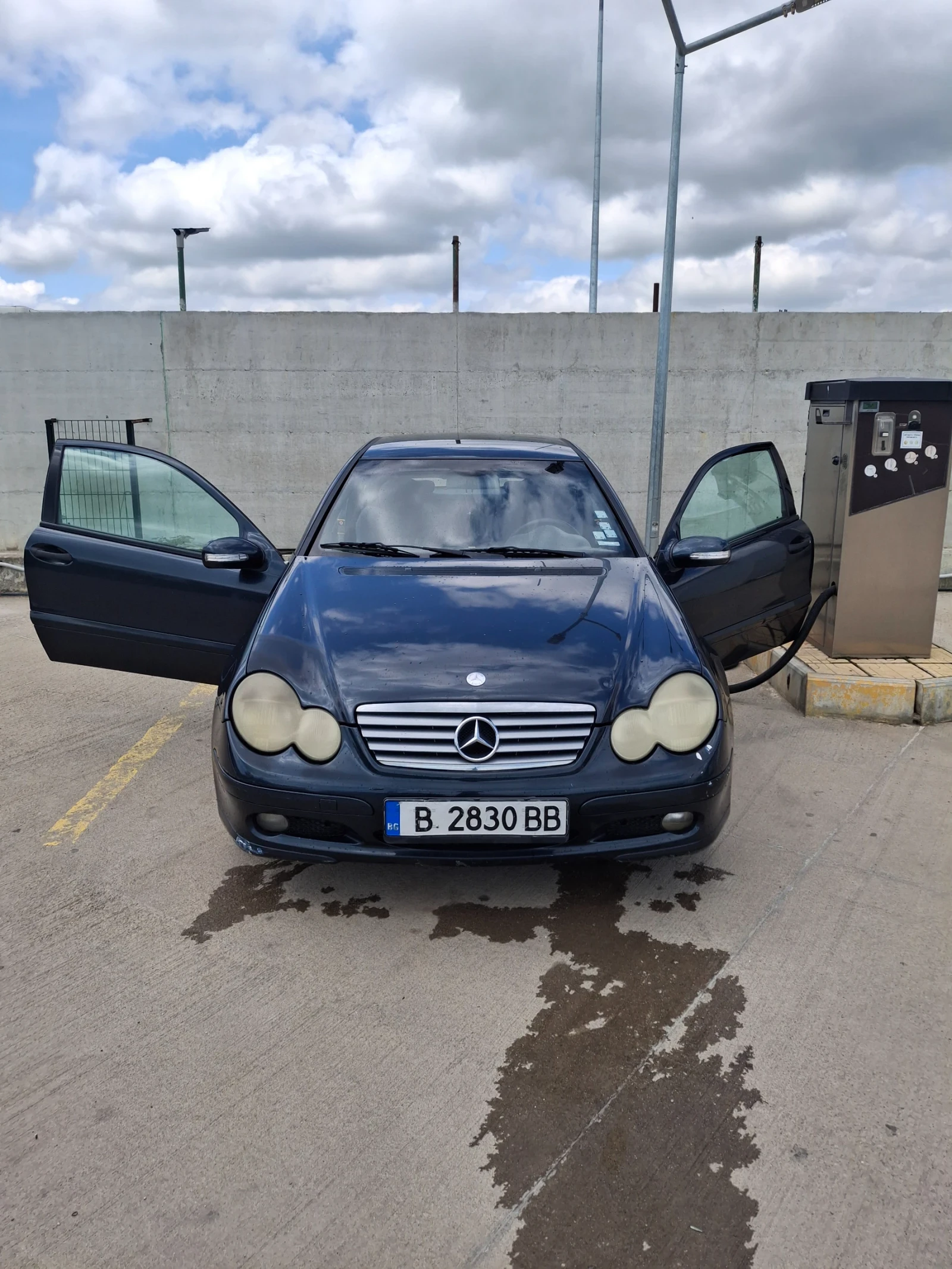 Mercedes-Benz 220