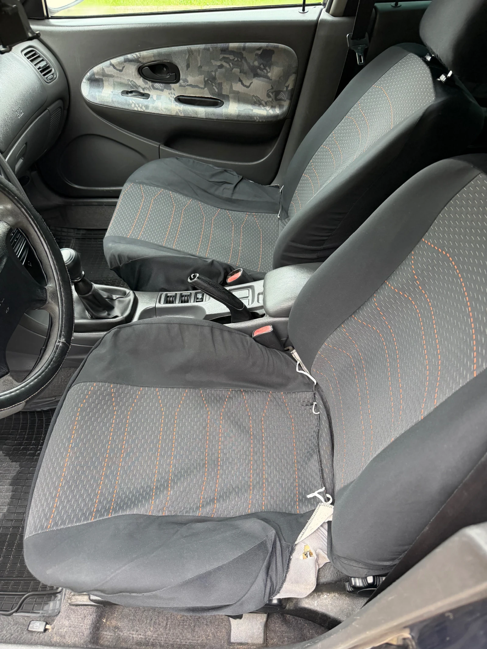 Mitsubishi Carisma 1.6, снимка 2 - Автомобили и джипове - 54998381