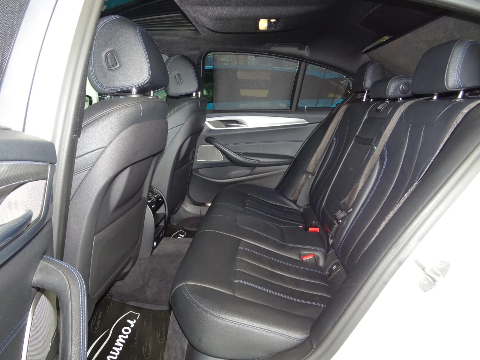 BMW 520 D MHEV M Pack Xdrive 190, снимка 13 - Автомобили и джипове - 55155459