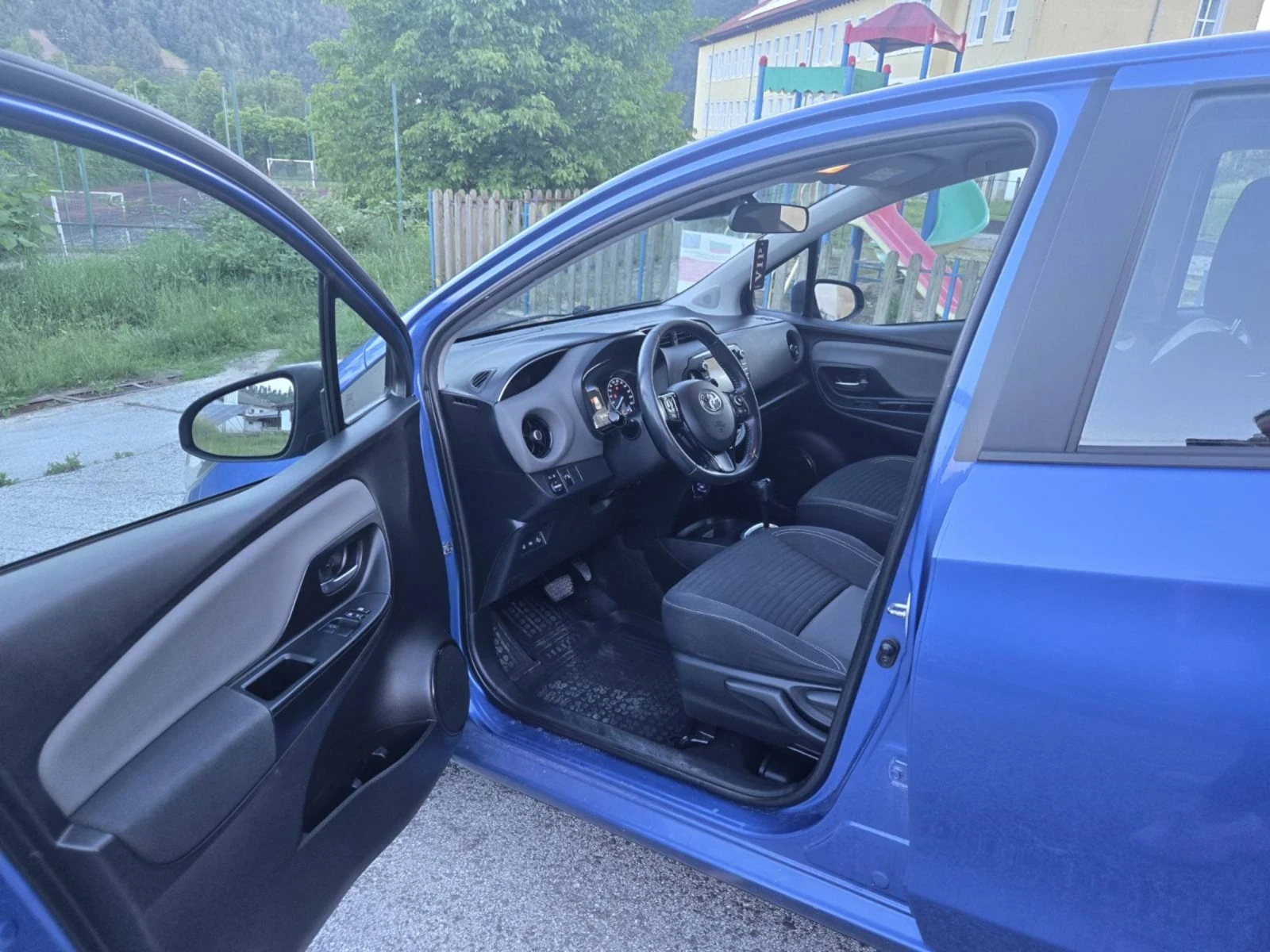 Toyota Yaris Хибрид , снимка 5 - Автомобили и джипове - 55190394