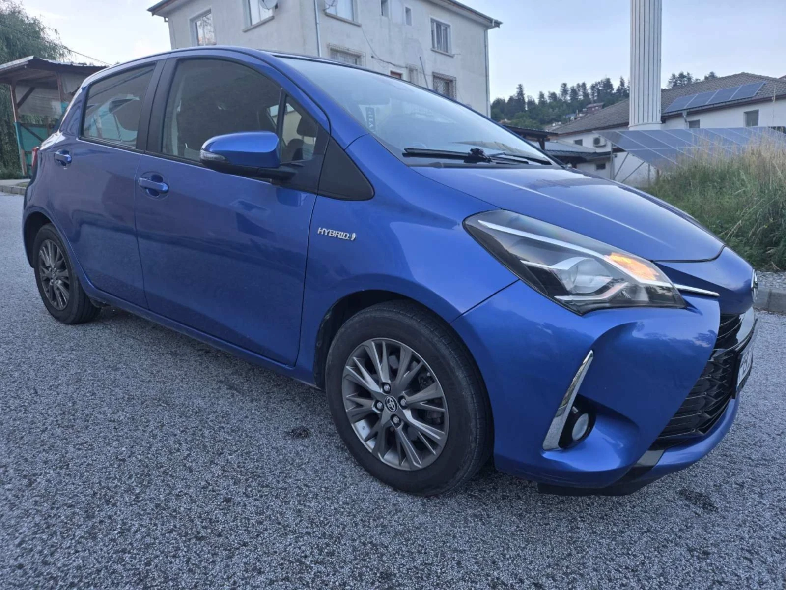 Toyota Yaris Хибрид , снимка 2 - Автомобили и джипове - 55190394