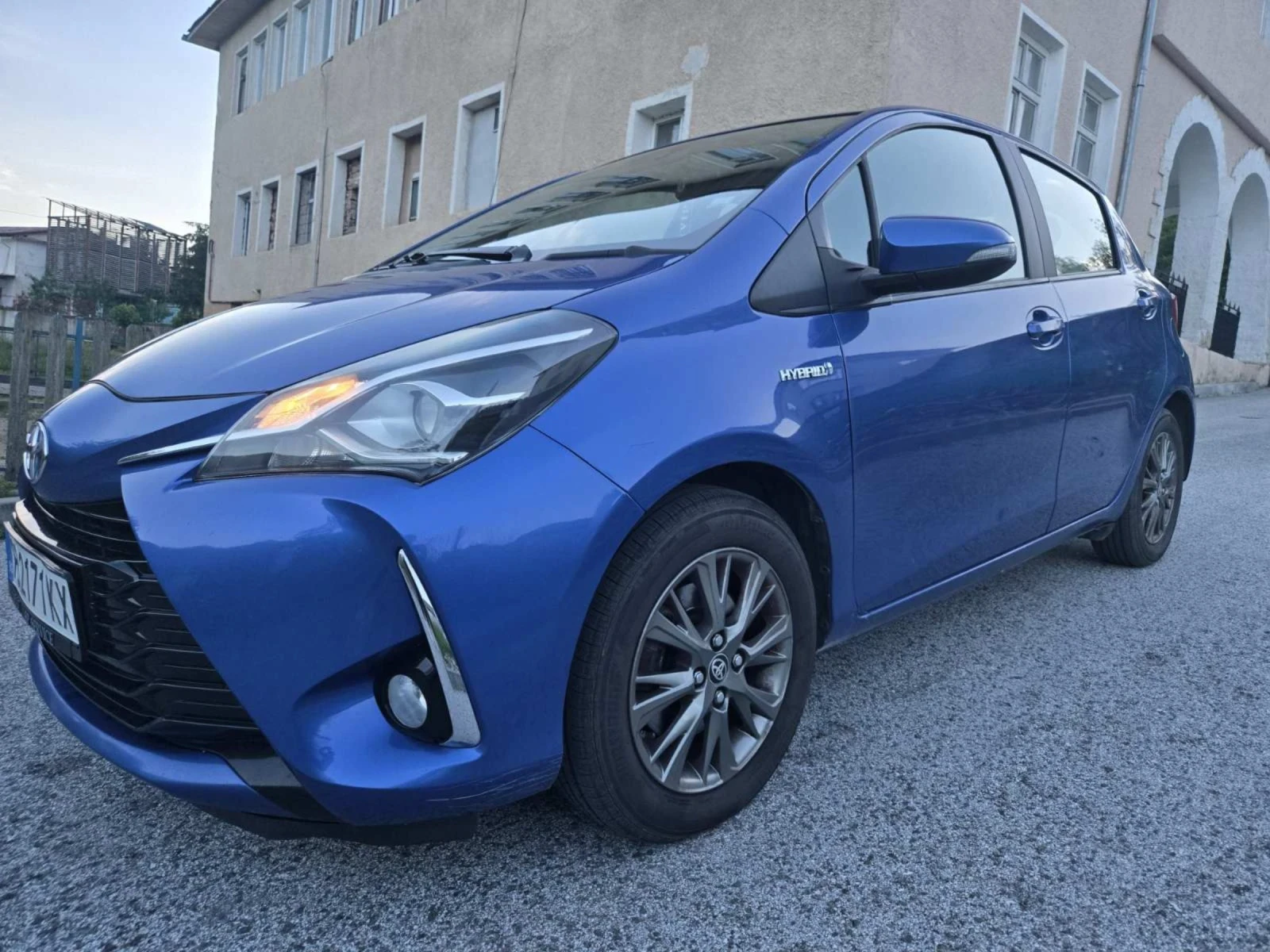 Toyota Yaris Хибрид 