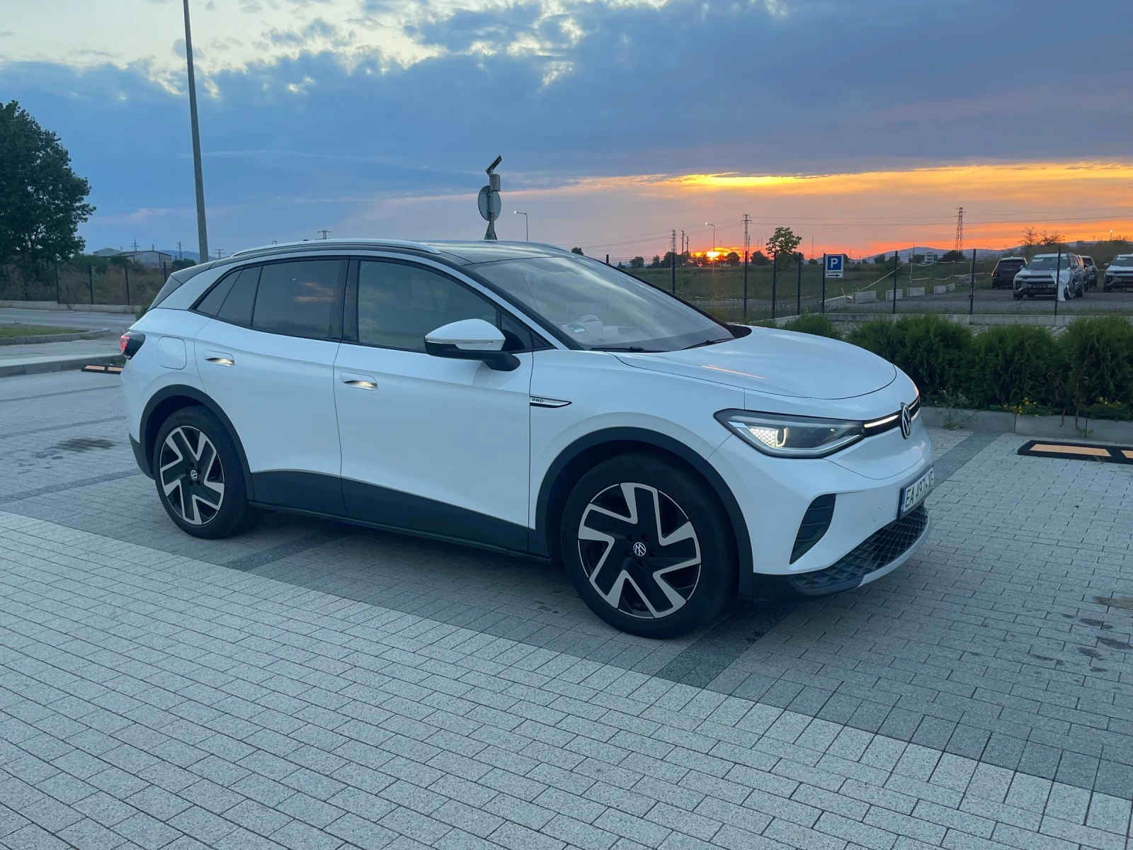 VW ID.4 Pro* 82Kw* Термопомпа, снимка 2 - Автомобили и джипове - 55366600