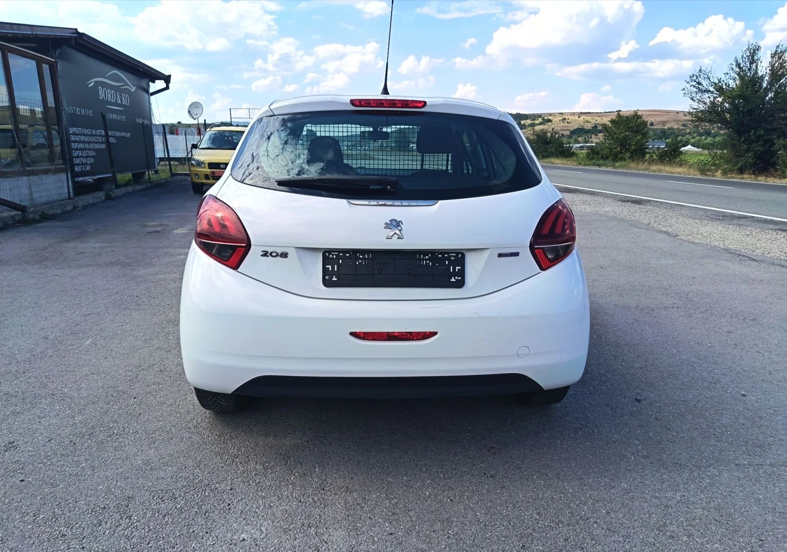 Peugeot 208 EURO 6 N 1 , снимка 5 - Автомобили и джипове - 55582984