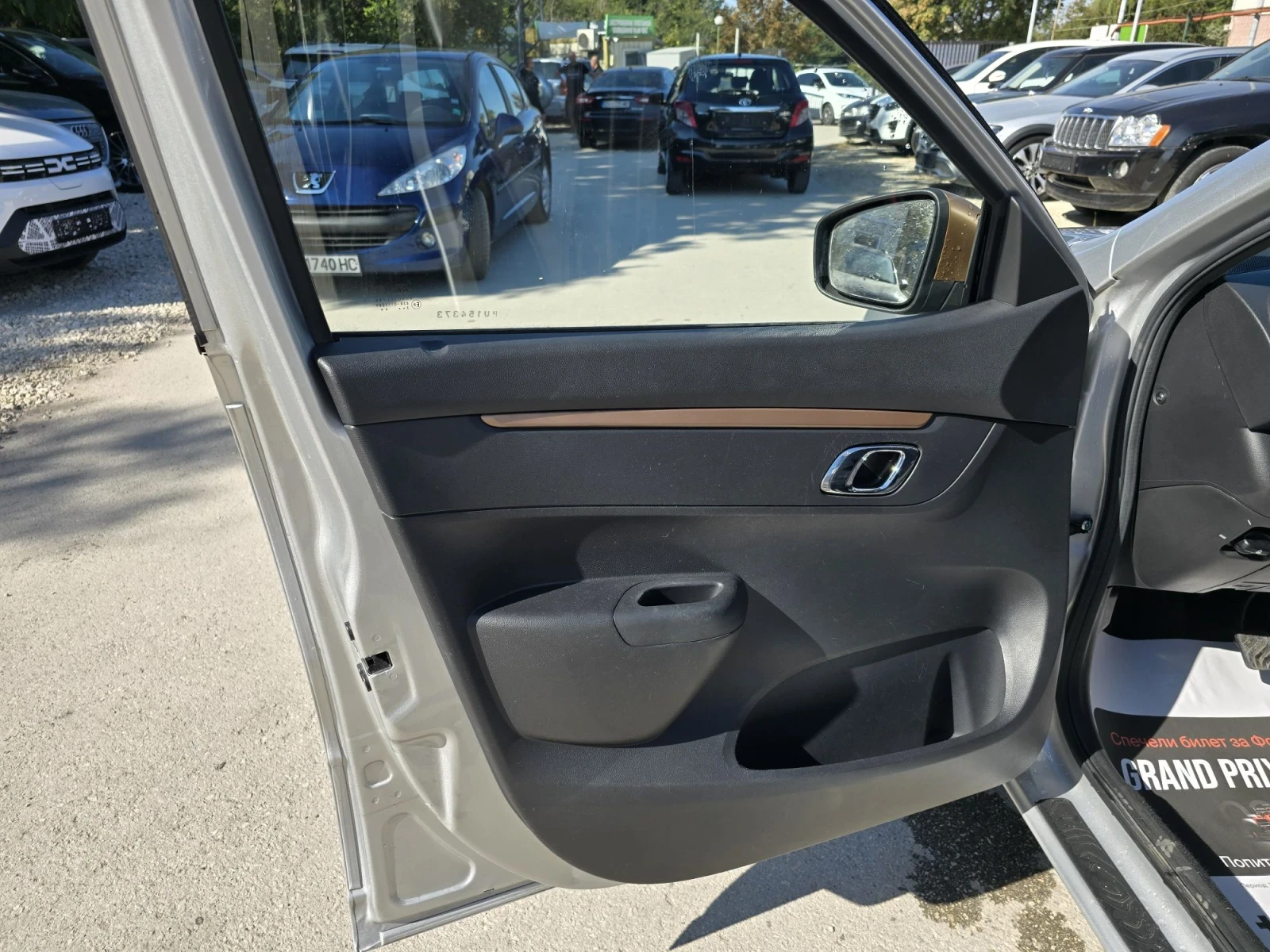 Dacia Spring Extreme 65  Гаранция Лизинг Франция, снимка 10 - Автомобили и джипове - 56103340