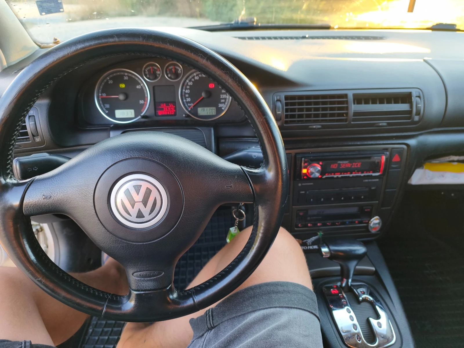 VW Passat 1.9 TDI AVF, снимка 11 - Автомобили и джипове - 56114128