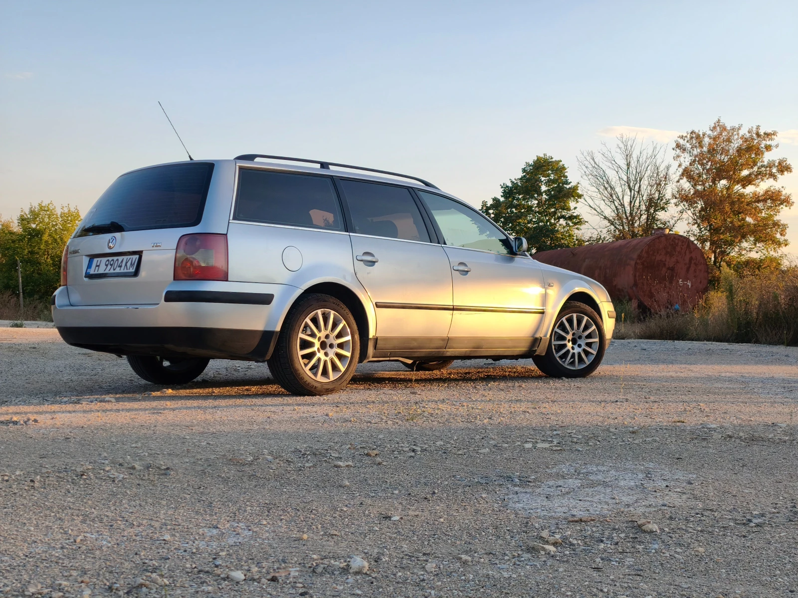 VW Passat 1.9 TDI AVF, снимка 4 - Автомобили и джипове - 56114128