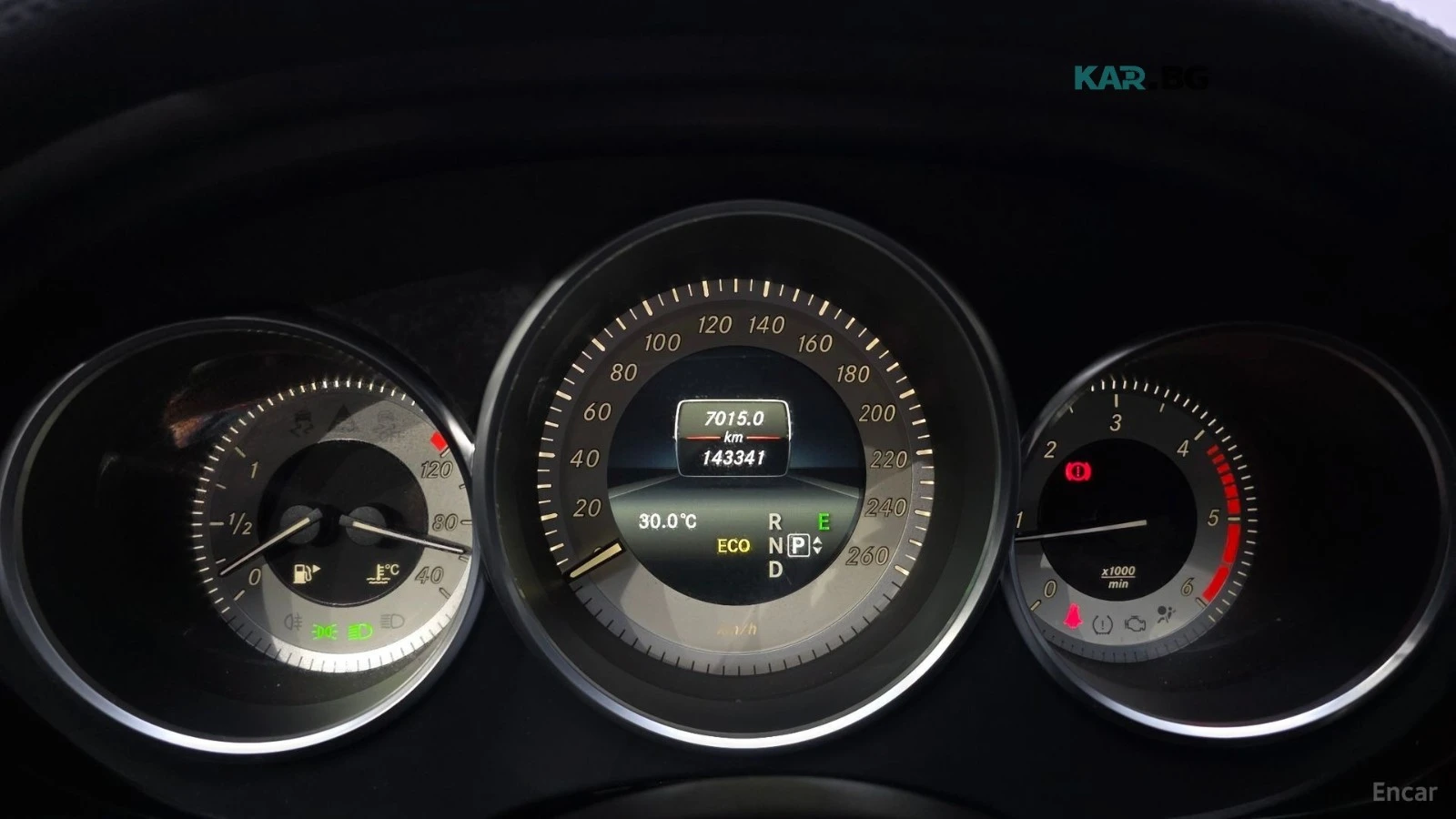 Mercedes-Benz CLS 250 D* 4MATIC* AMG Line* 360* PANO* NAVI* , снимка 8 - Автомобили и джипове - 56262309