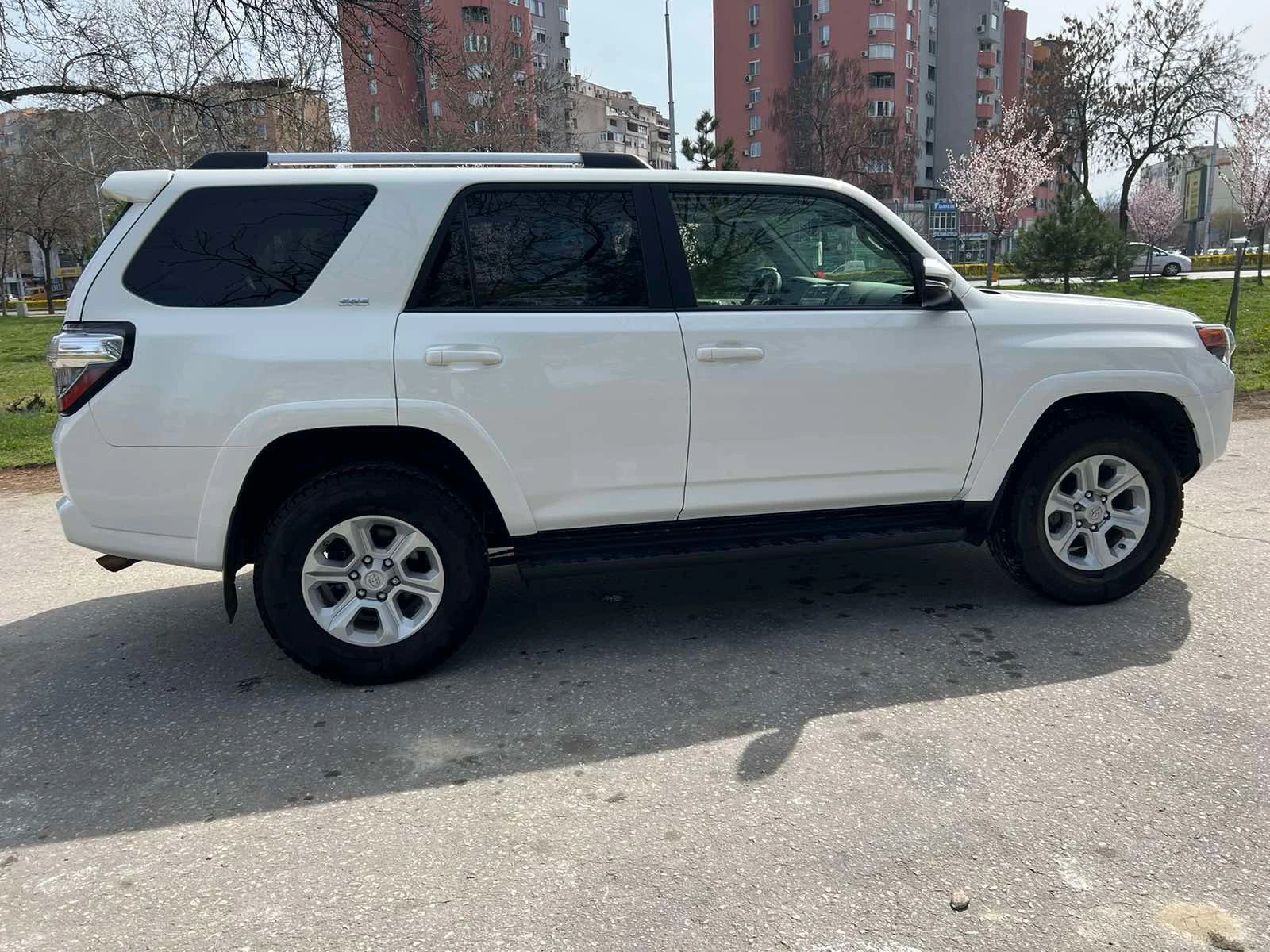 Toyota 4runner 4.0L. 7 места  - изображение 4