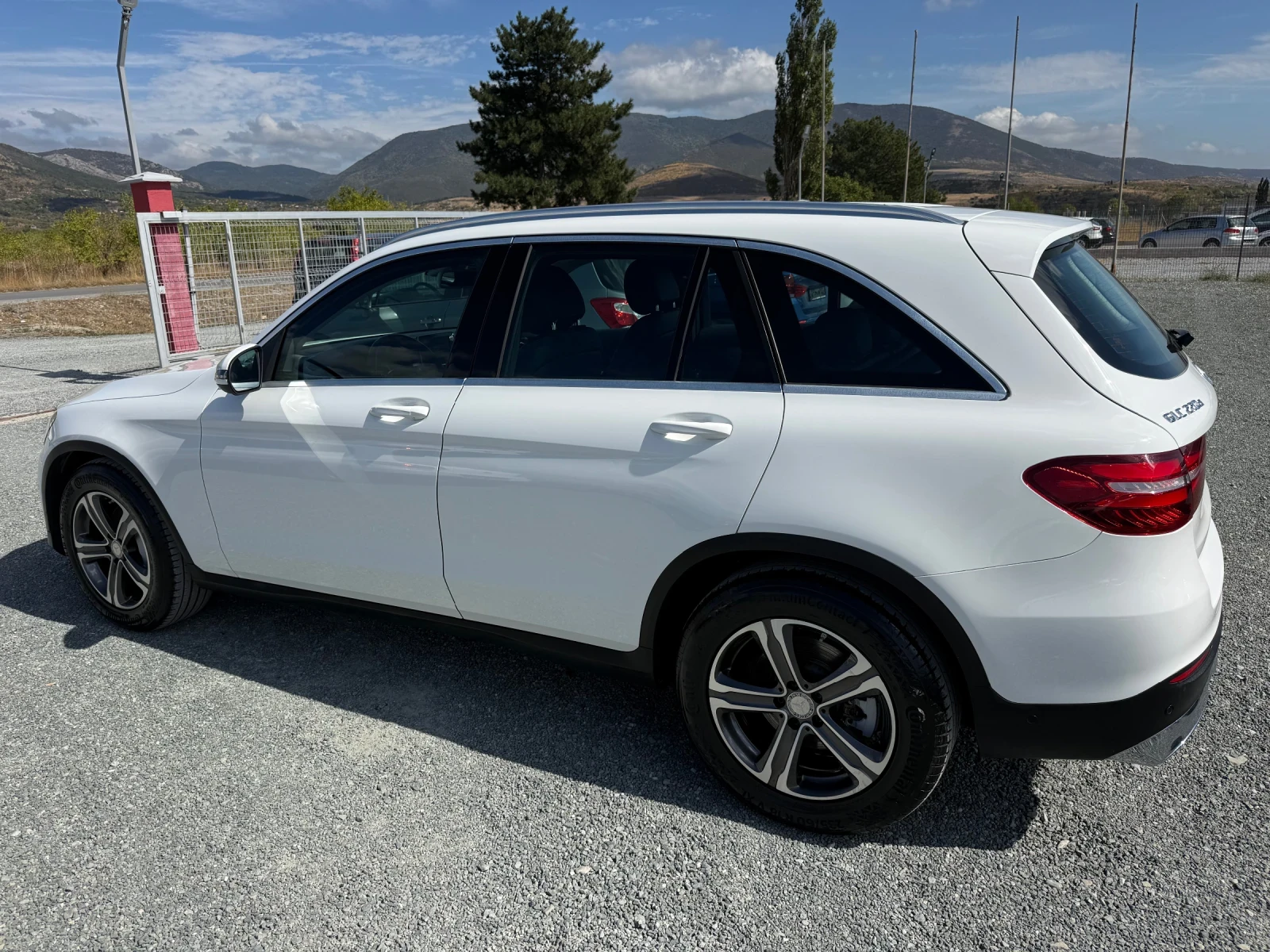 Mercedes-Benz GLC 220 (КАТО НОВА)^(4-MATIC) - изображение 9