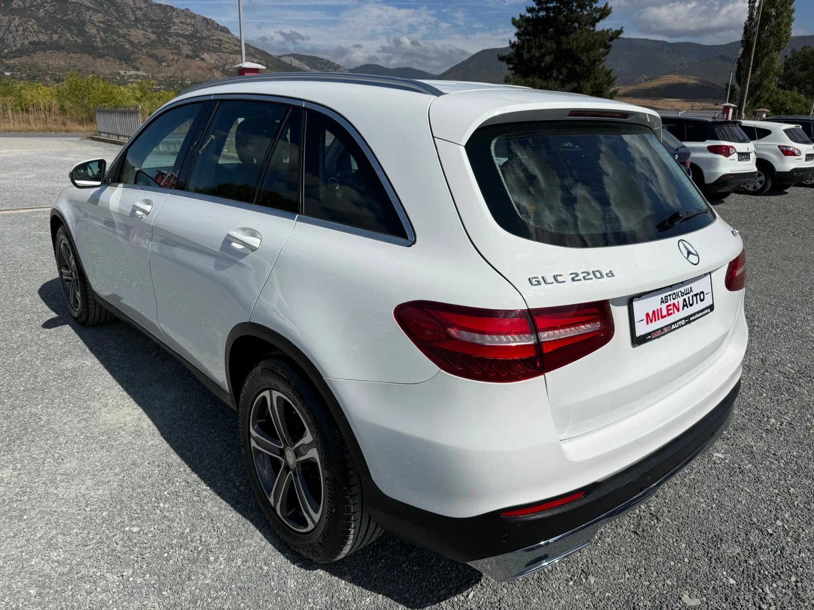 Mercedes-Benz GLC 220 (КАТО НОВА)^(4-MATIC) - изображение 8