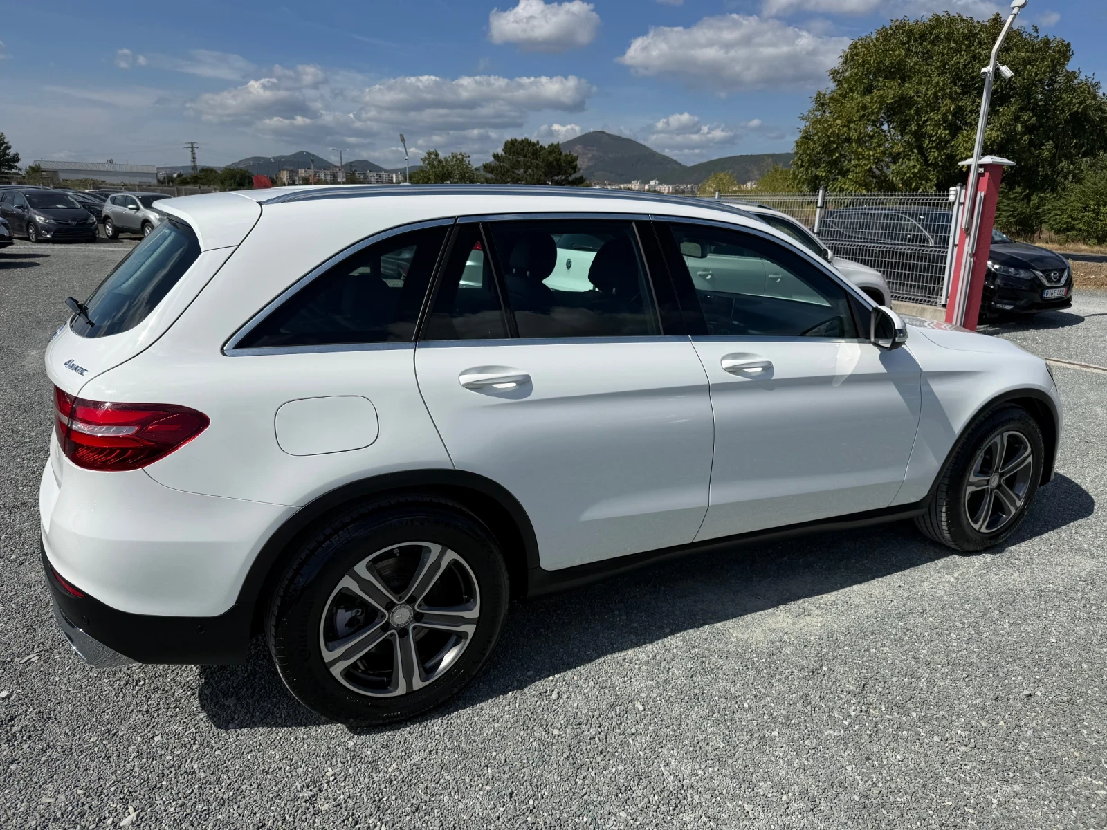 Mercedes-Benz GLC 220 (КАТО НОВА)^(4-MATIC) - изображение 5