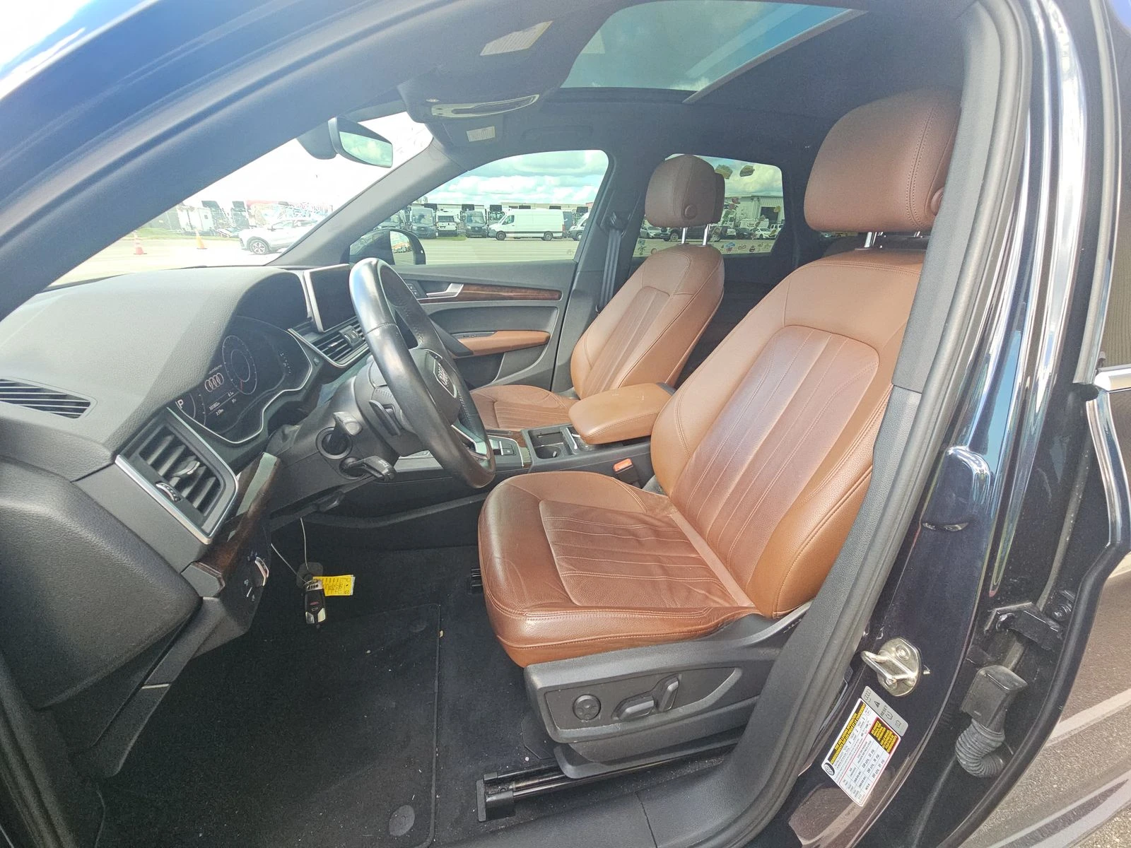 Audi Q5 MATRIX* KEYLESS* PANO* DIGITAL* APPLECARPLAY - изображение 9