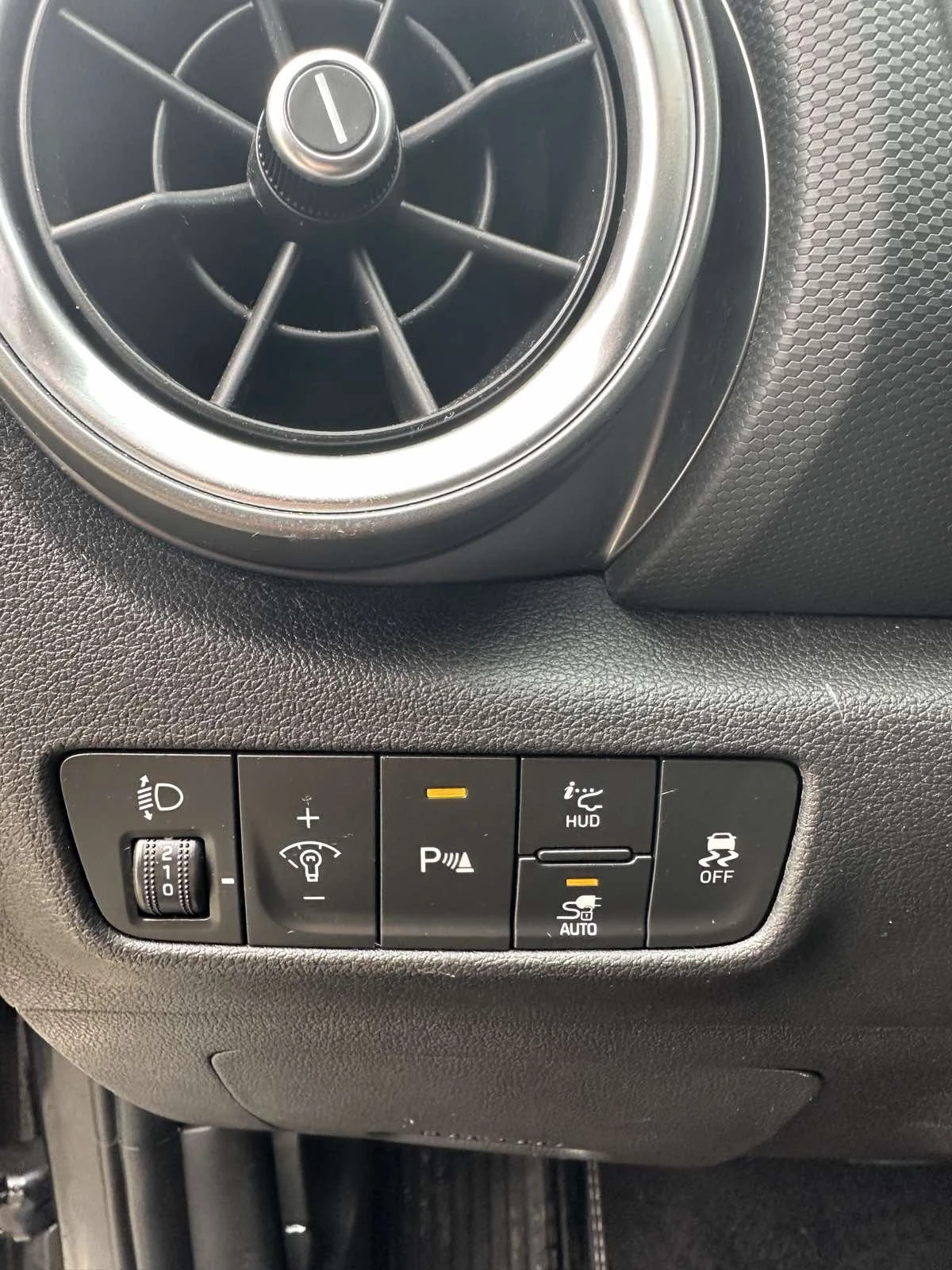 Hyundai Kona 64KWh/PRIME/ГАРАНЦИЯ/SOH100%/BLUELINK, снимка 15 - Автомобили и джипове - 53476855