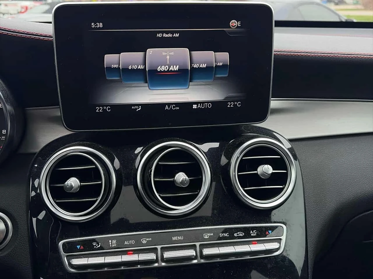 Mercedes-Benz GLC 43 AMG 4MATIC* DISTRONIC* BURMESTER* 360* , снимка 9 - Автомобили и джипове - 54445140