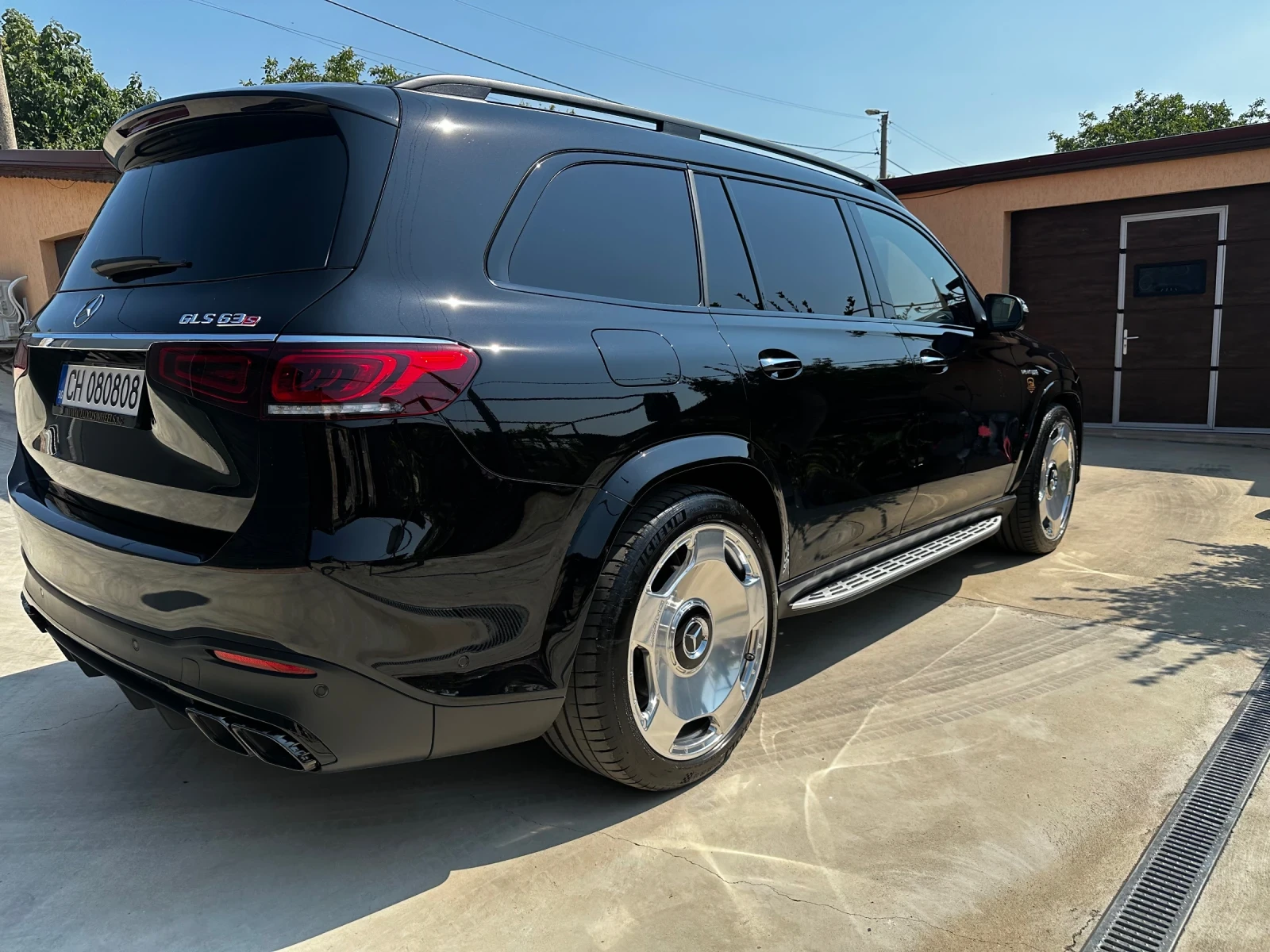 Mercedes-Benz GLS 63 AMG Individual Гаранционен 1-ви Собственик вкл.ДДС, снимка 6 - Автомобили и джипове - 55562311
