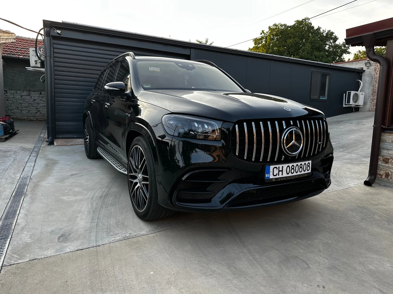 Mercedes-Benz GLS 63 AMG Individual Гаранционен 1-ви Собственик вкл.ДДС