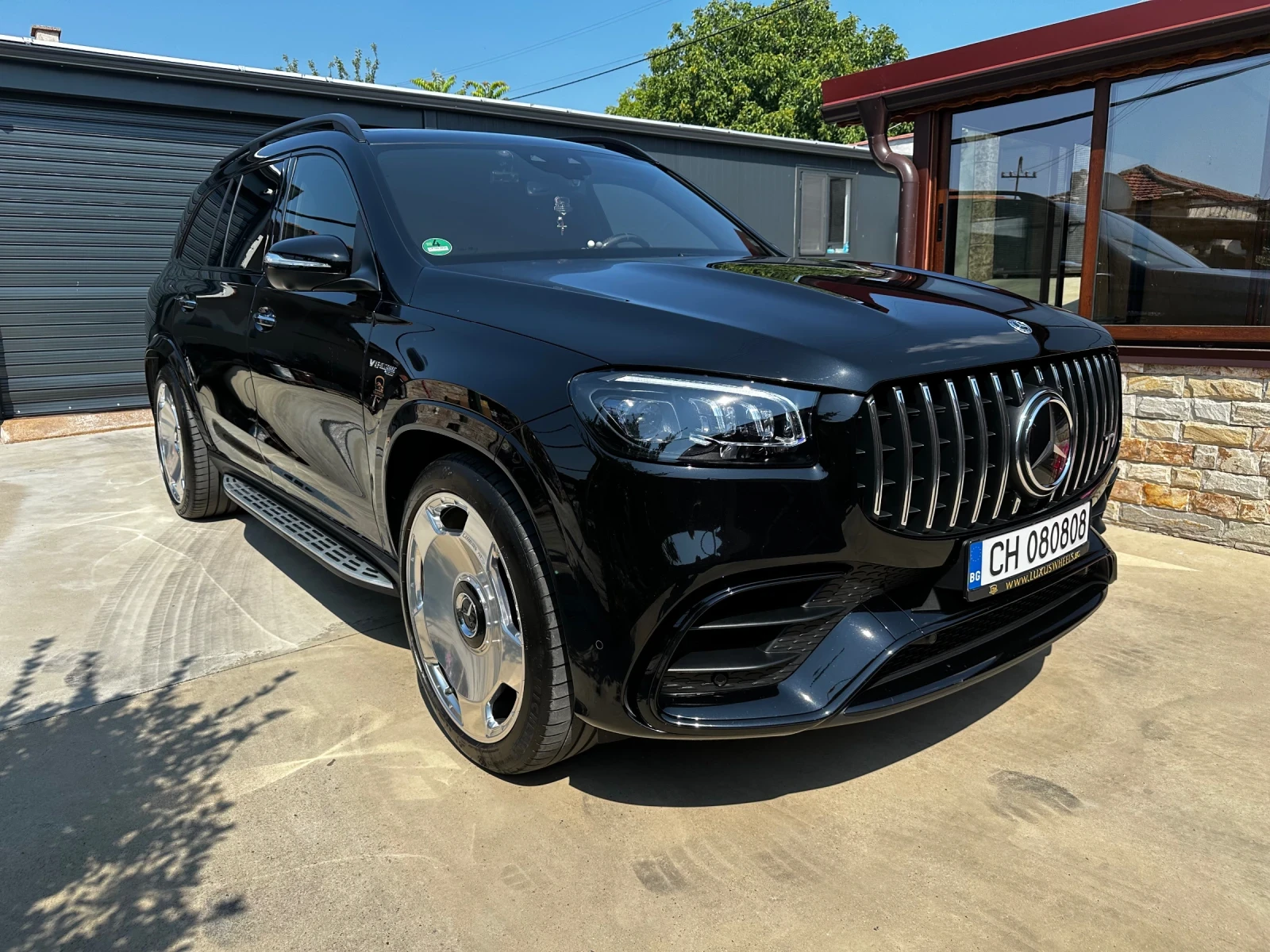 Mercedes-Benz GLS 63 AMG Individual Гаранционен 1-ви Собственик вкл.ДДС, снимка 3 - Автомобили и джипове - 55562311