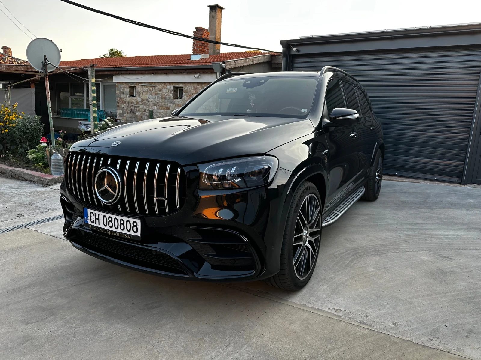 Mercedes-Benz GLS 63 AMG Individual Гаранционен 1-ви Собственик вкл.ДДС, снимка 8 - Автомобили и джипове - 55562311