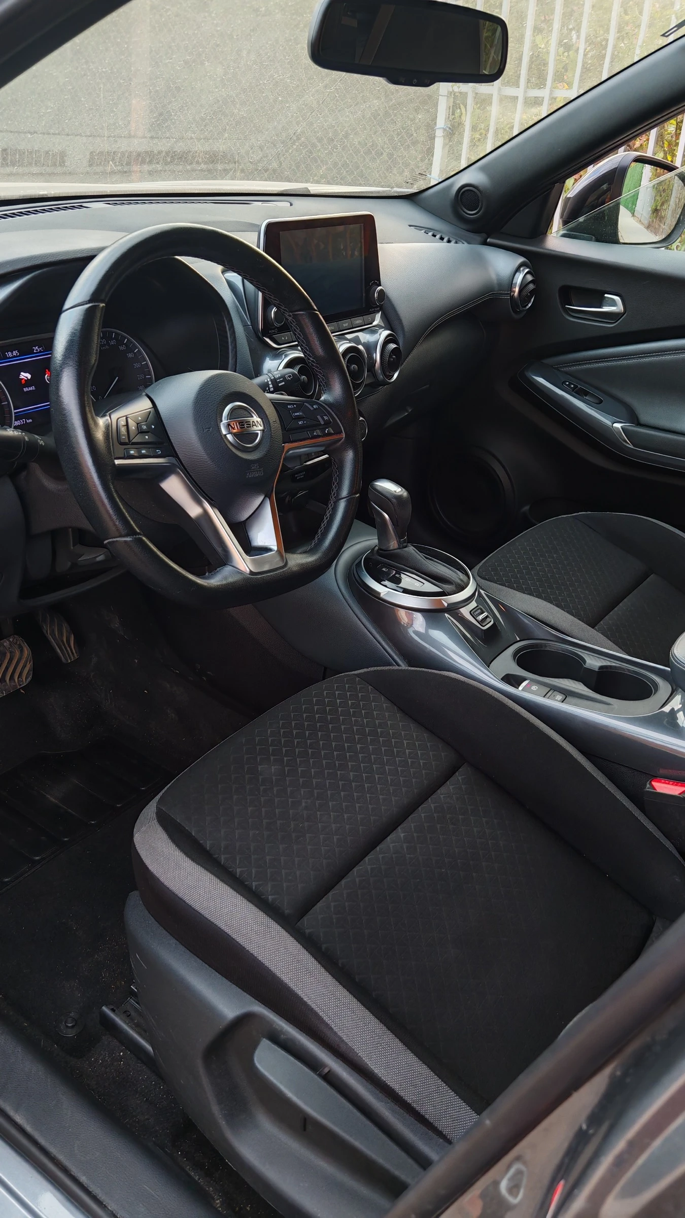 Nissan Juke N-Design 1.0 Dig-t DCT, снимка 12 - Автомобили и джипове - 56184784