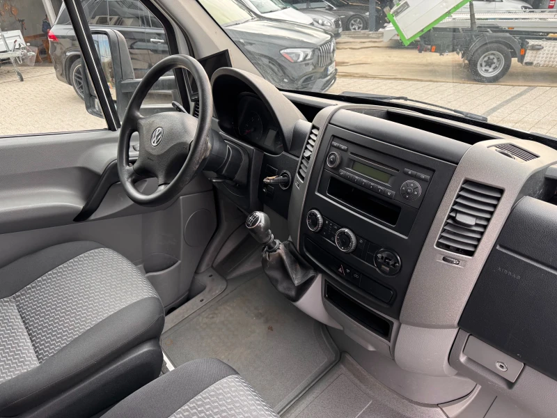 VW Crafter 2.0TDI 163к.с. до 3.5т. 7-местен 3.77м., снимка 12 - Бусове и автобуси - 48538498