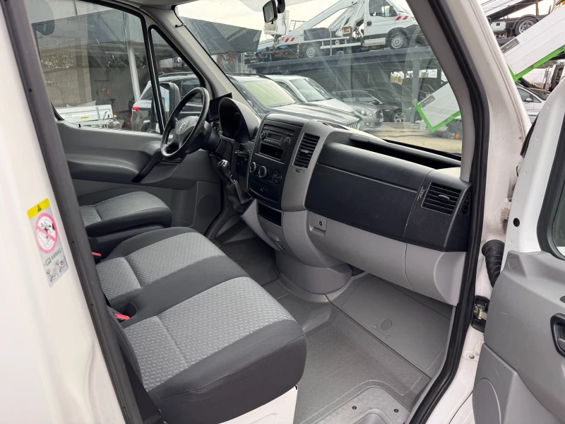 VW Crafter 2.0TDI 163к.с. до 3.5т. 7-местен 3.77м., снимка 11 - Бусове и автобуси - 48538498