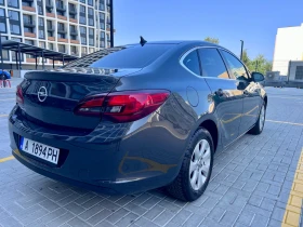 Opel Astra J 1.6 116к.с. НАВИ/Завиващи Фарове/Парктроници, снимка 4