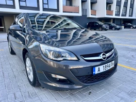 Opel Astra J 1.6 116к.с. НАВИ/Завиващи Фарове/Парктроници, снимка 3