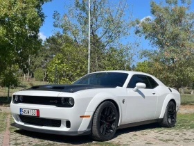 Dodge Challenger 6.2 Hellcat Red eye 1