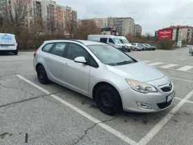 Opel Astra Sport Tourer , снимка 2
