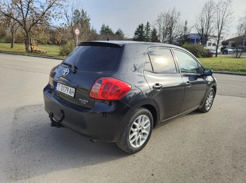 Toyota Auris 2.0 126, снимка 5 - Автомобили и джипове - 48365433