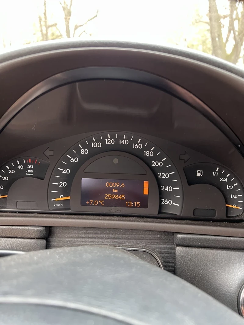 Mercedes-Benz C 220 2.2CDI, снимка 8 - Автомобили и джипове - 49038673