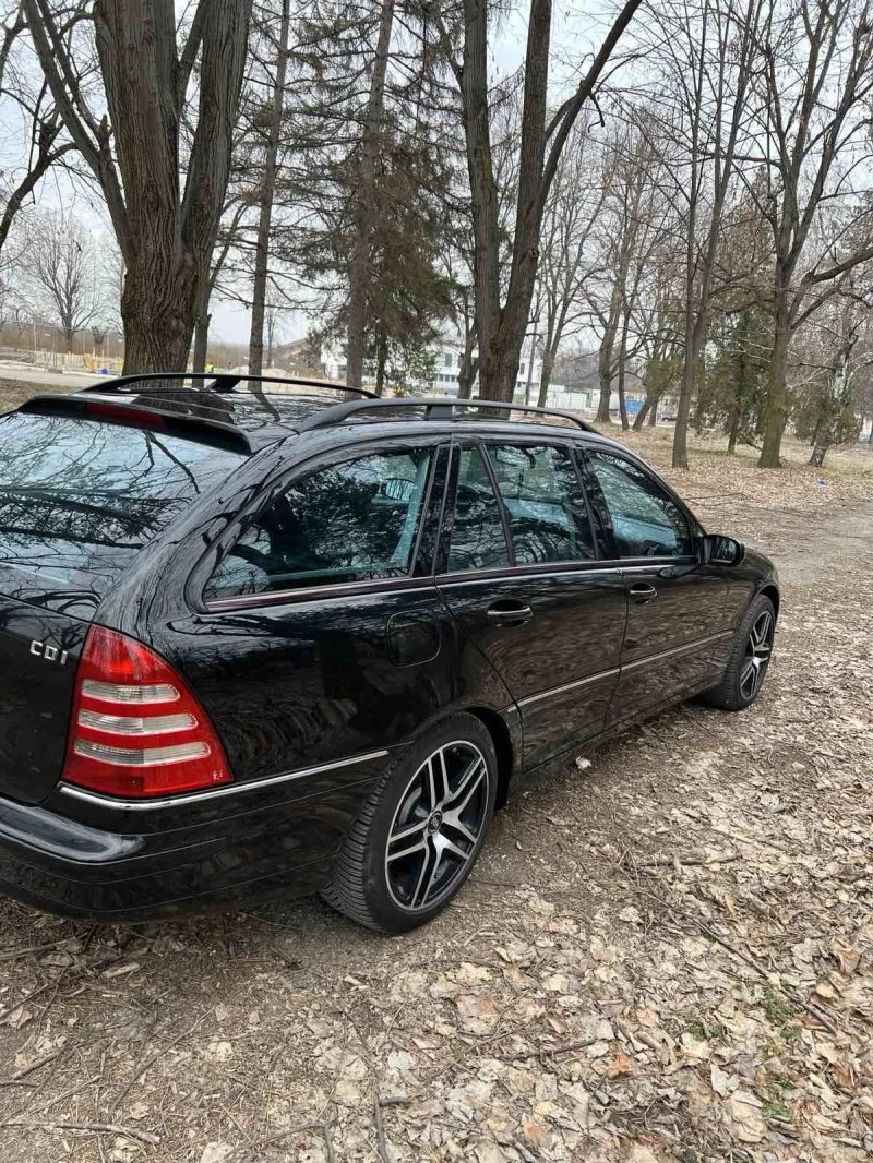 Mercedes-Benz C 220 2.2CDI, снимка 4 - Автомобили и джипове - 49038673