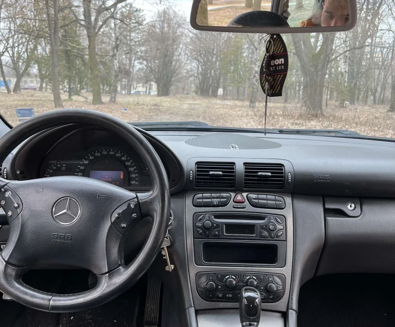 Mercedes-Benz C 220 2.2CDI, снимка 12 - Автомобили и джипове - 49038673