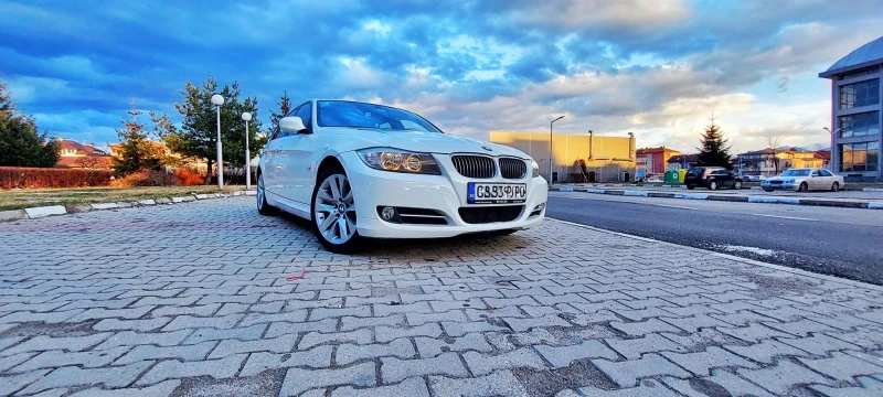 BMW 318, снимка 14 - Автомобили и джипове - 49349043