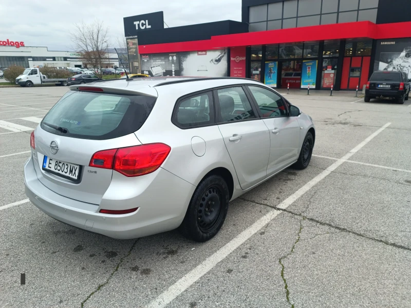 Opel Astra Sport Tourer , снимка 3 - Автомобили и джипове - 52691474