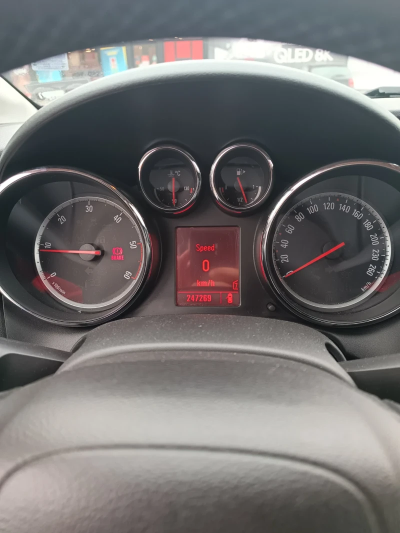 Opel Astra Sport Tourer , снимка 6 - Автомобили и джипове - 52691474